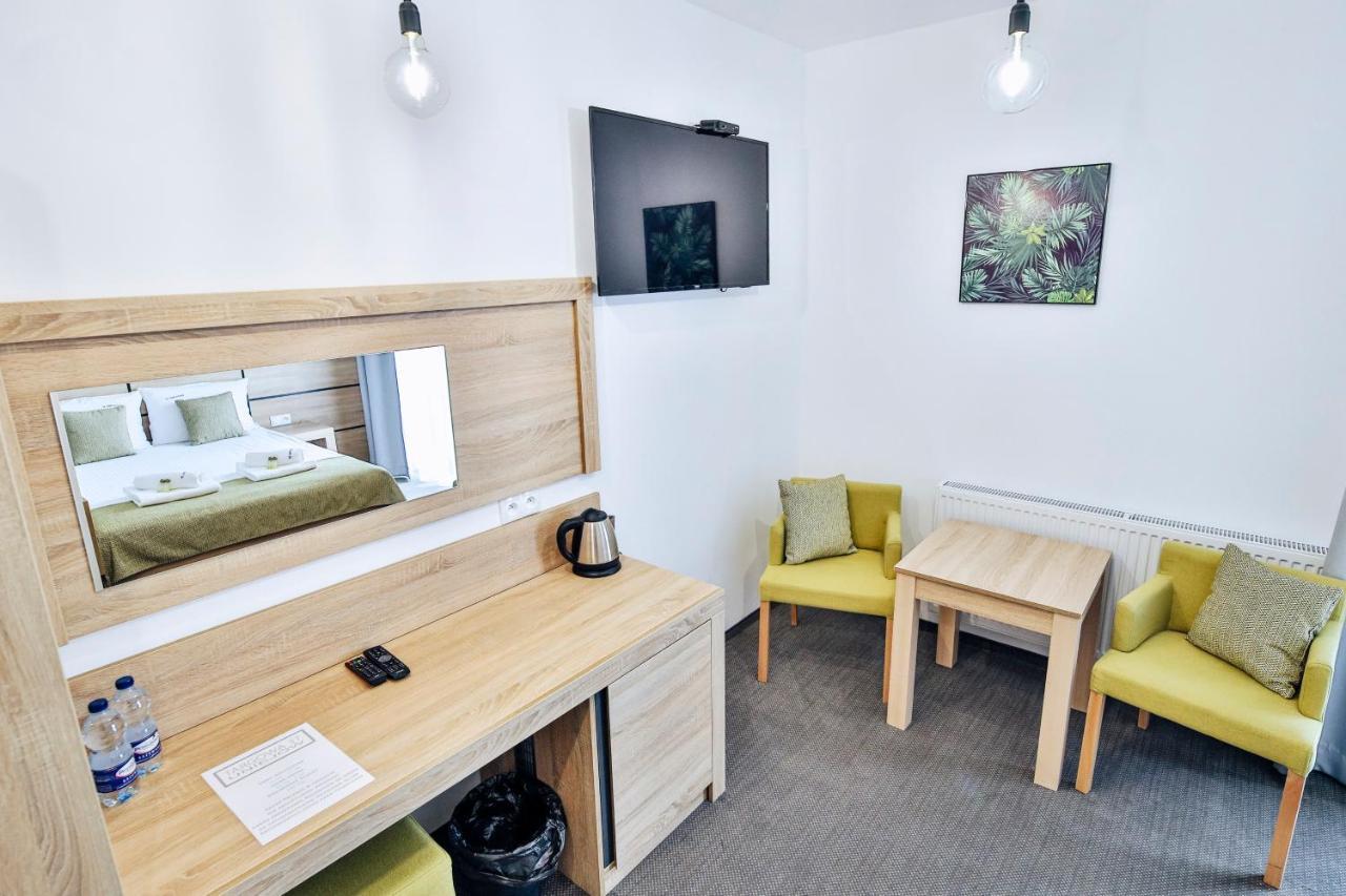 Bed and Breakfast Targowa37 Uniejow Esterno foto