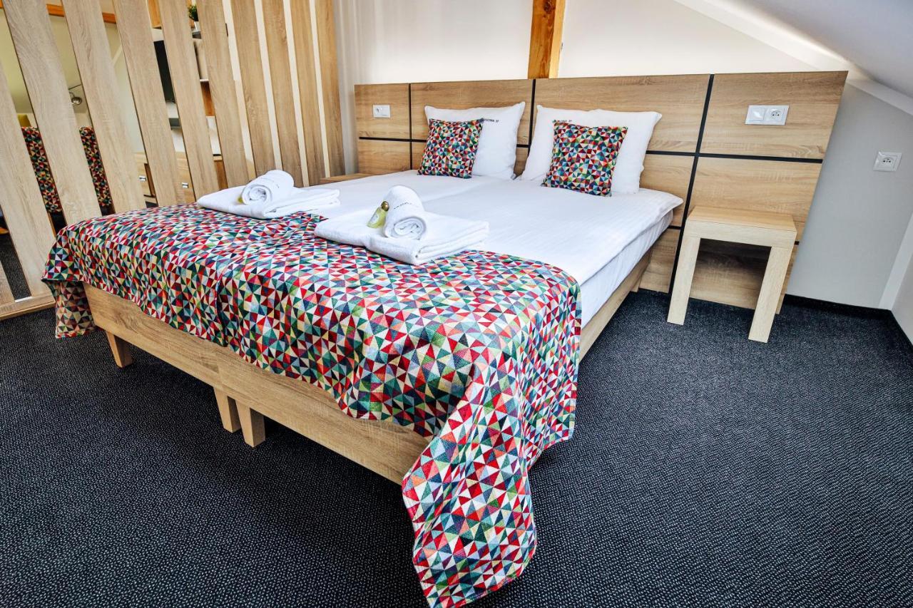 Bed and Breakfast Targowa37 Uniejow Esterno foto