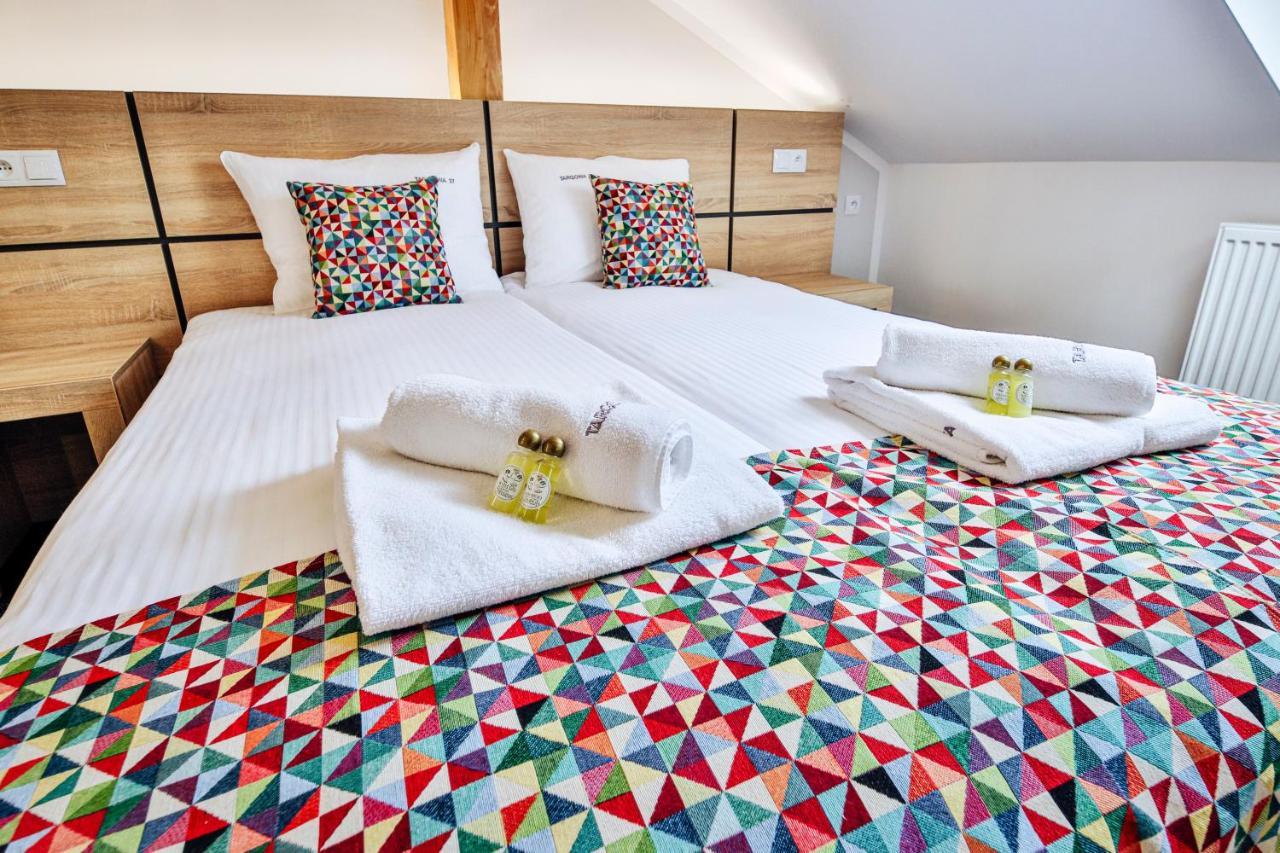 Bed and Breakfast Targowa37 Uniejow Esterno foto