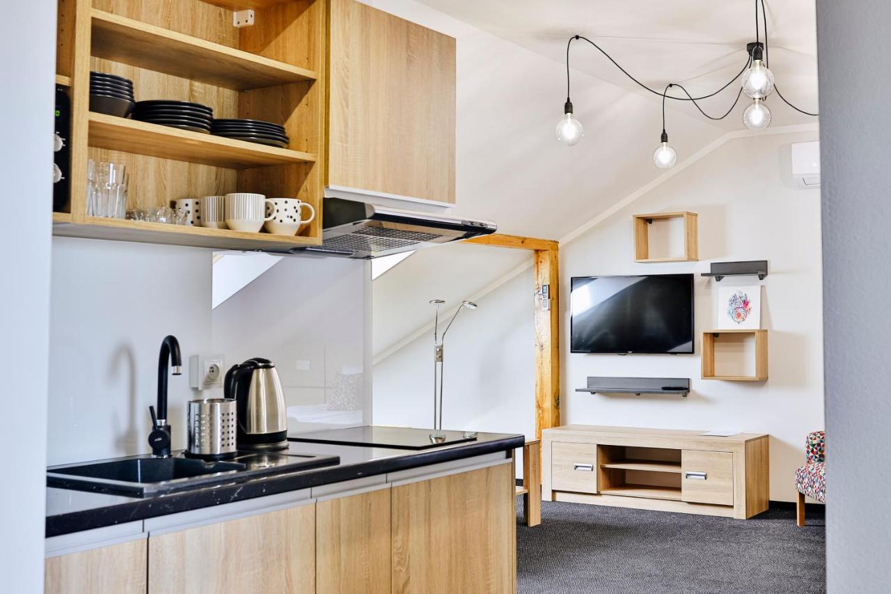 Bed and Breakfast Targowa37 Uniejow Esterno foto