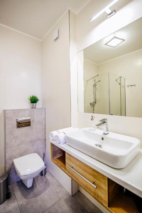 Bed and Breakfast Targowa37 Uniejow Esterno foto