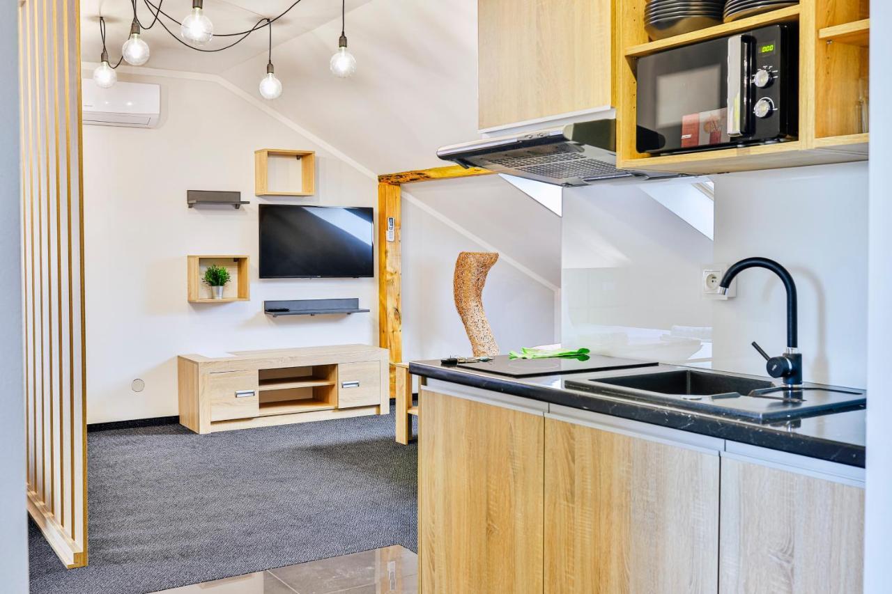 Bed and Breakfast Targowa37 Uniejow Esterno foto