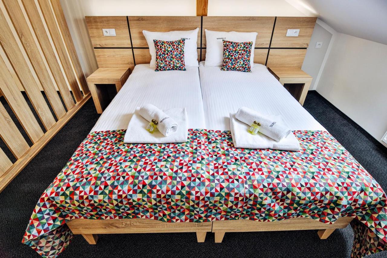 Bed and Breakfast Targowa37 Uniejow Esterno foto